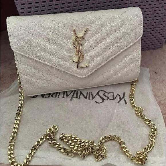 Handbags - Cute white crossbody